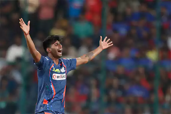 Mayank Yadav Bowling in IPL