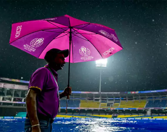 Torrential rain forced the abandonment of the Womens Cricket World Cup match