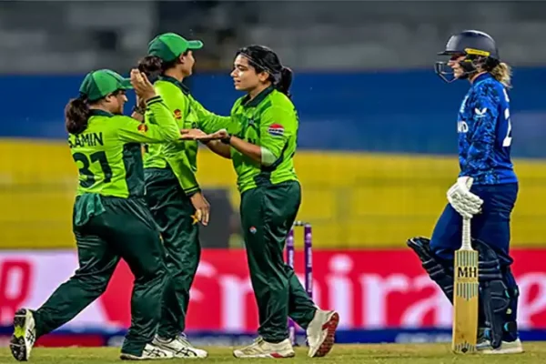 Rain Denies Pakistan Historic World Cup Victory Over England d-Rain Denies Pakistan Historic World Cup Victory