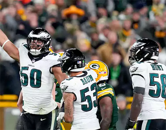 The Eagles edged the Packers 10 7