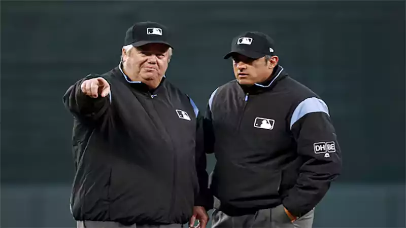 d-MLB Umpire Salary
